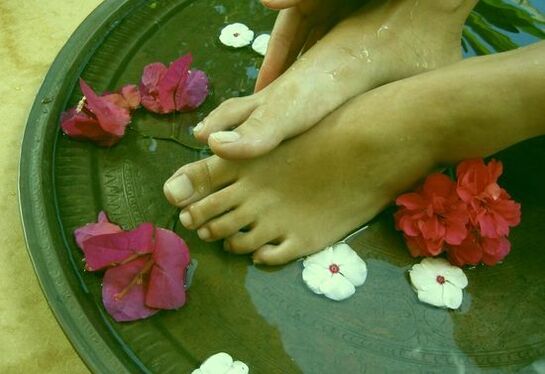 banho de pés para fungo do dedo do pé
